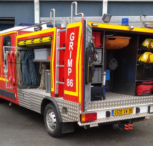 Barquette bariatrique pour évacuation de victimes obèses Titan Extra Wide en action - Exemple 1 - SMSP