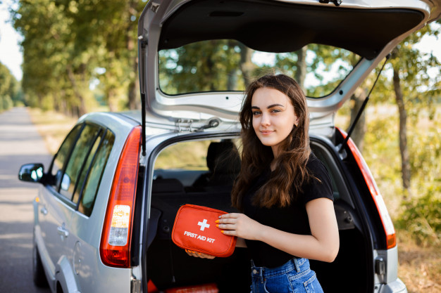 Trousse de secours voyage : les indispensables